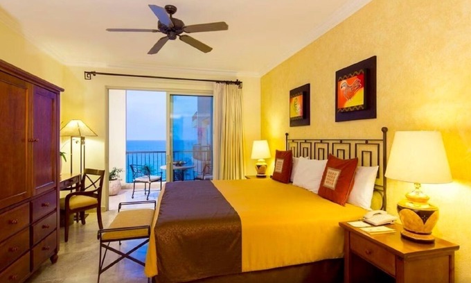 San Jose del Cabo Resort | Luxury Studio apt. ocean/pool view! Whale watching! Cabo San Lucas