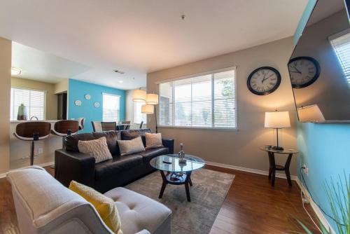 Valencia Apartment | Luxury Suite, Fast Wifi, King Bed, Pool And Spa