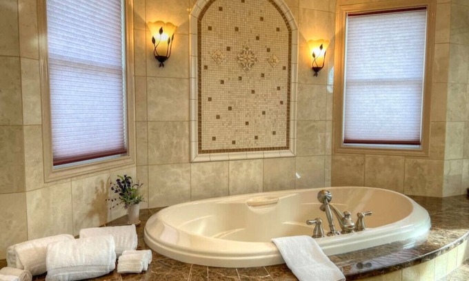 Millersburg Apartment | Luxury Suite on Millionaire Lane in Berlin Ohio's Amish Country