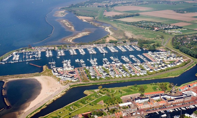 Municipality of Hellevoetsluis Apartment | Luxury Suite With air Conditioning, Near the Beach