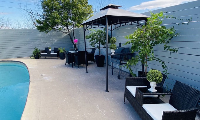 Killeen Apartment | Luxury Suites, Pool, Garden, Free Breakfast, Live Music, Fun Family Activities
