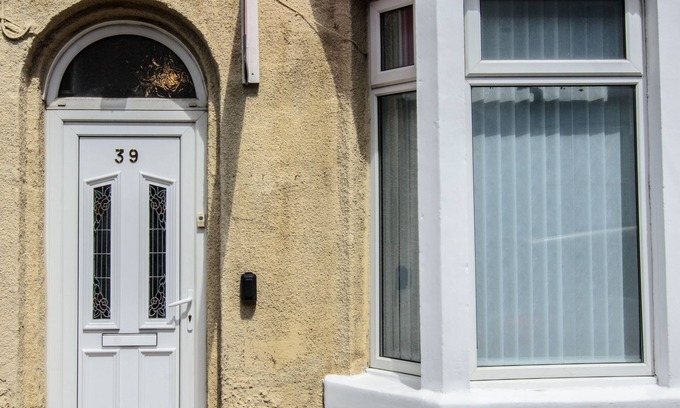 Anfield House | luxury suits for football fans near anfield stadium 2 bed rooms, kitchen,garden