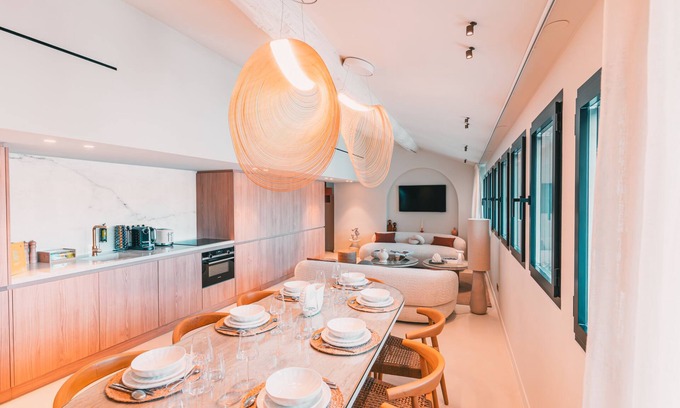 Opera Apartment | Luxury T4 Endoume - view of the Old Port