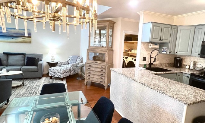 Seabrook Island Villa | Luxury Top Floor Villa Tennis Court Views by Pool with 2 bikes and 4 beach chairs