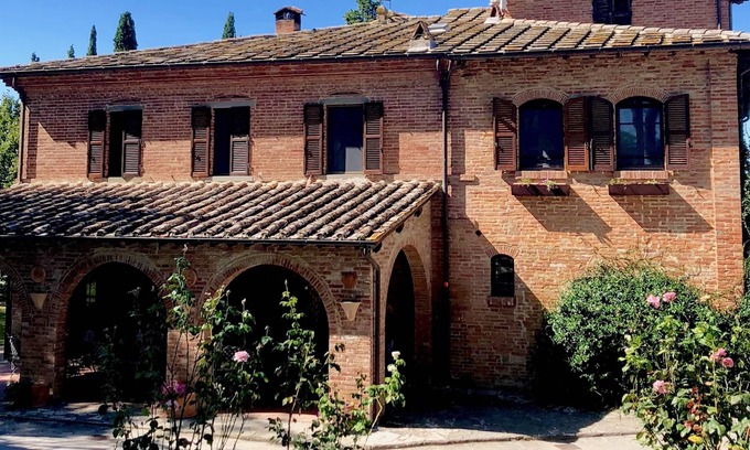Santarello Villa | Luxury Tuscan Villa - 6 Bed/6 Bath- Pool & Gym -Sleeps 12 (Entire Property)