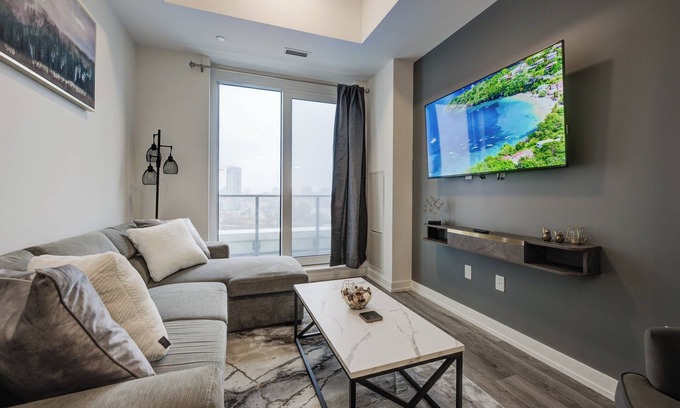 Kitchener Condo | Luxury Two Bedroom Condo w/King Bed & Gym