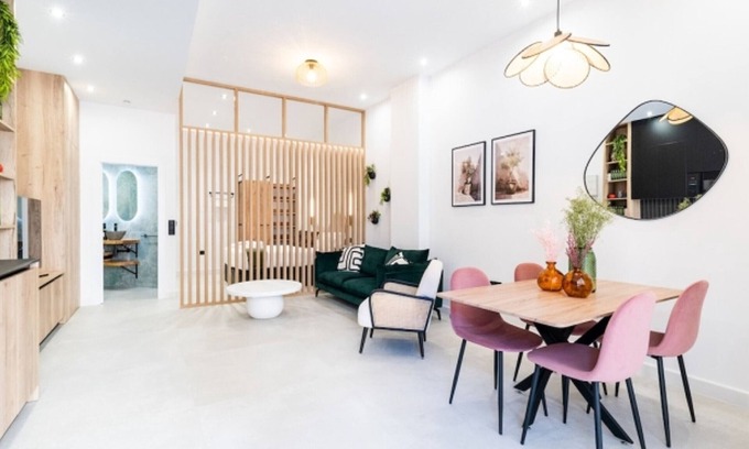 Figares Apartment | Luxury Urban Hideaway Near Granada City Center