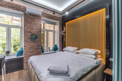 Besarabka Apartment | Luxury Urban Lofts Across Baseina 5а & Arena