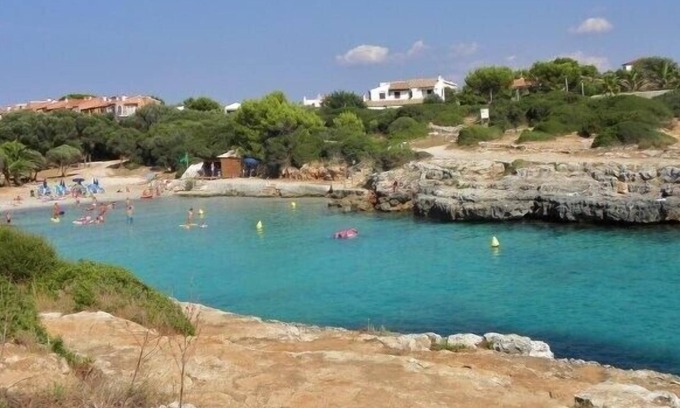 Sa Caleta Villa | Luxury Villa. Sea views. 2min walk Beach. Free kayaks/bikes AMAZING LOCATION!