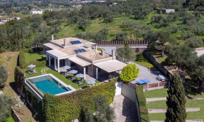 Kefalovriso Villa | Luxury Villa Helanes