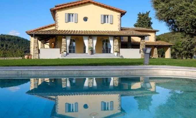 Calenzano Villa | Luxury Villa near Florence