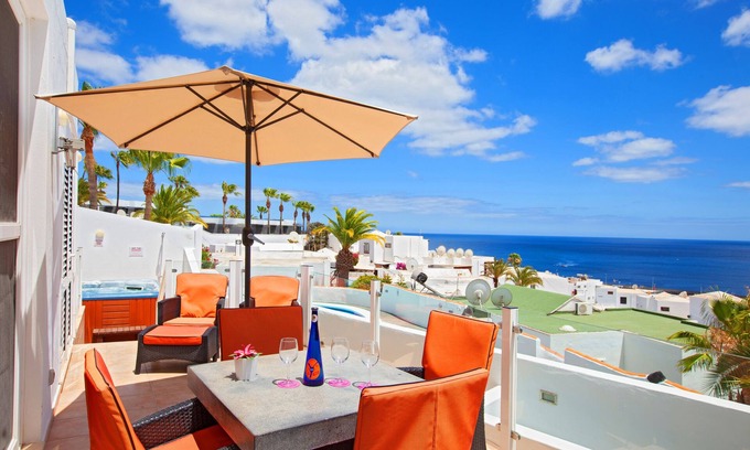 Puerto del Carmen Villa | luxury villa sleeps 8 with amazing sea views