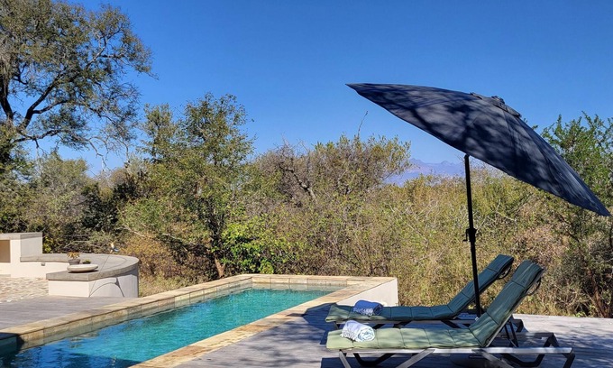 Hoedspruit House | Luxury Villa with Heated Pool