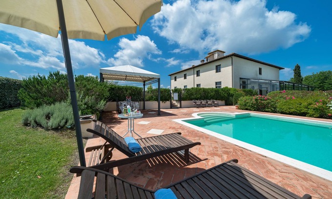 Le Piazze House | Luxury villa with indoor pool, sauna, jacuzzi and swimming pool in the garden