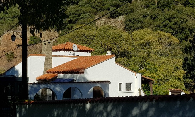 Sorede Villa | Luxury villa with spectacular mountain views and facing the relaxing Rio