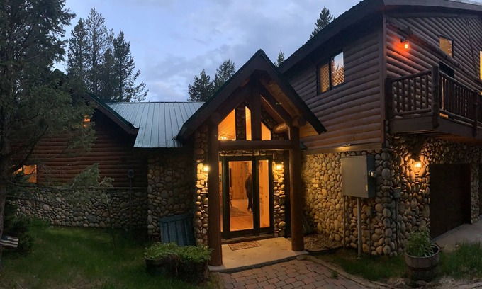 Island Park Cabin | Luxury Water Front Cabin on Island Park Reservoir With Private Bay And Dock