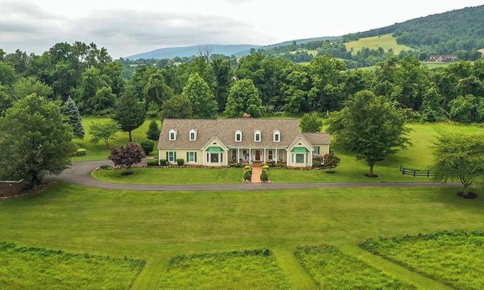 Round Hill House | Luxury Wine Country Escape: Hot Tub & Scenic Views