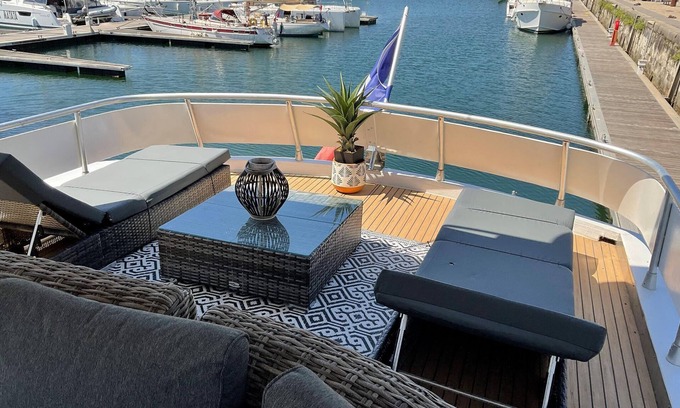 La Rochelle City Centre Boat Rental | Luxury yacht in La Rochelle with a terrace