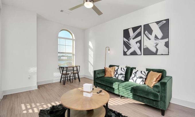 Spring Apartment | Luxury1 bed 1 bath | Fitness center | Pool | Lakefront views | Premium amenities