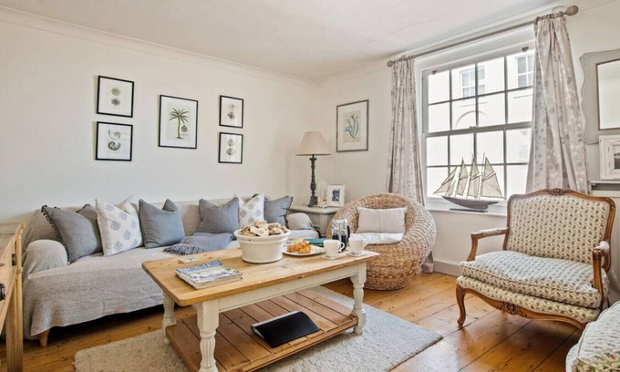 New Forest District Cottage | Lymington, Captains Row