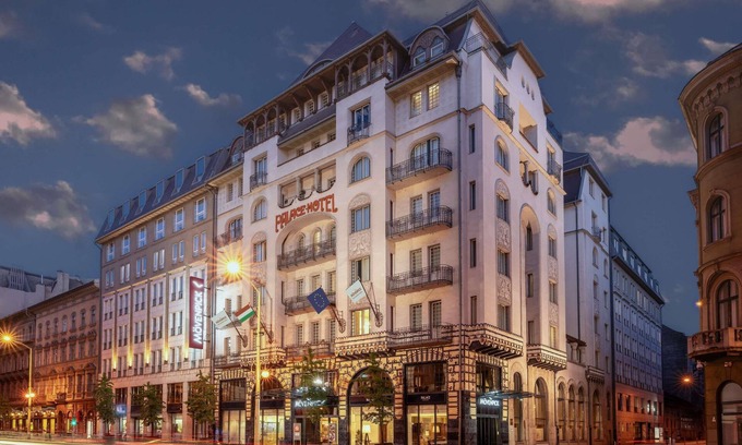 Nepszinhaz negyed Hotel | Mövenpick Hotel Budapest Centre