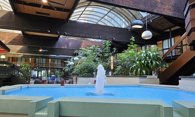 Cheektowaga Hotel | M Hotel Buffalo
