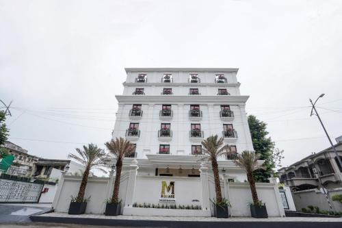 Sadar Hotel | M2 Square by Monday Premium