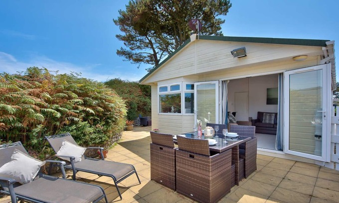 Mynytho Ski Chalet | M23 The Warren in the beautiful Pwllheli