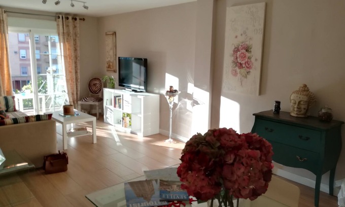 La Paz-Las Golondrinas Apartment | MACARENA TOURNAMENT- BRIGHT, MODERN AND ALL BRAND NEW. LARGE. WIFI AND 7 PAX