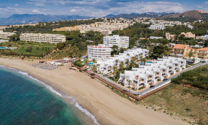 Calahonda Apartment | Macdonald Leila Playa Resort