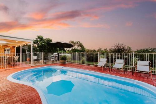 Central Mudgee House | Macquarie Manor - Experience Grand Country Living