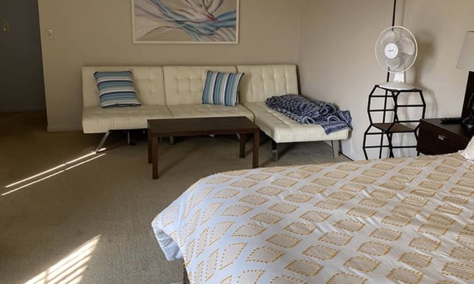 Madeira Beach Condo | Madeira Beach Yacht Club - best King Size Bedroom and 2min walk to beach and.