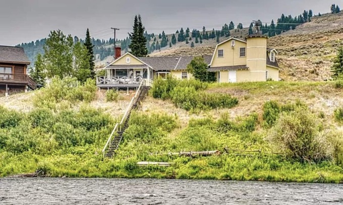 Cameron Cottage | Madison Riverfront Retreat