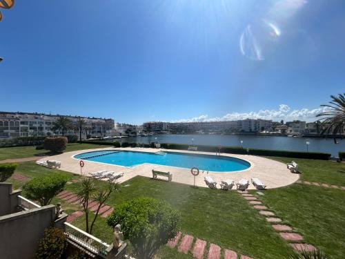 Empuriabrava Apartment | Maena San Maurici Lago