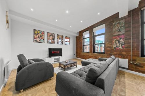 Leeds City Center Apartment | Mag-a-zine Loaded - 2BDR - city centre - Sleeps 5