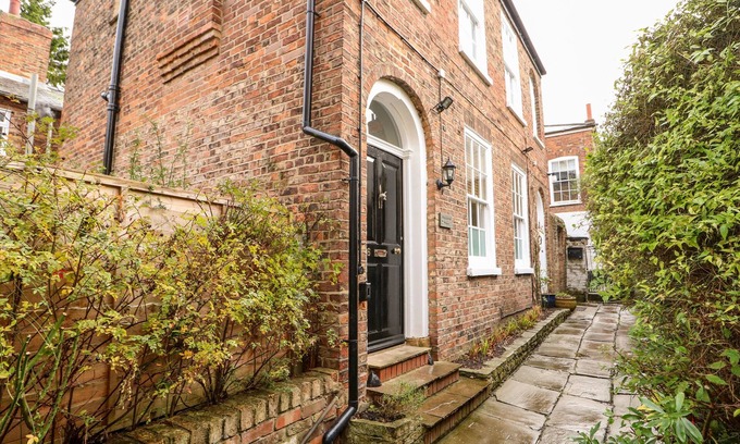 Louth Cottage | MAGDALENE HOUSE, family friendly, character holiday cottage in Louth