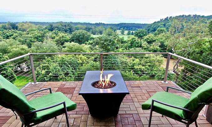 Asheville House | Magic mountain - west Asheville chalet with spectacular views