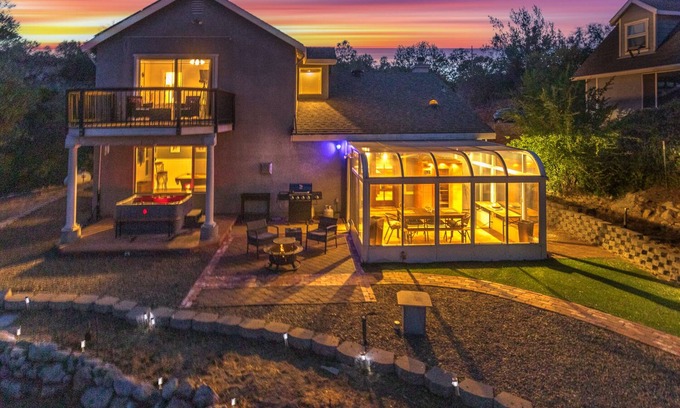 Mariposa House | Magical mountain retreat on 5 park-like acres