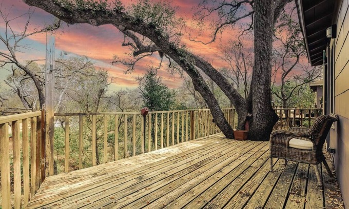Austin Cottage | MagicTreeHouse@UT,Moody