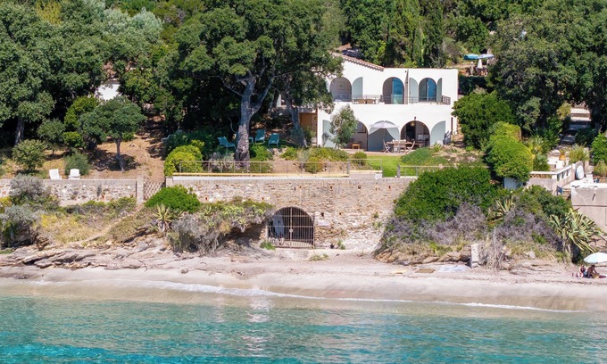 Rayol-Canadel-sur-Mer Villa | Magnificent Villa on the Beach - Family atmosphere - Stunning views