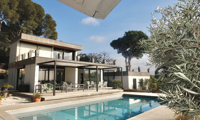 Six-Fours-les-Plages Villa | Magnificent architect-designed villa with sea view
