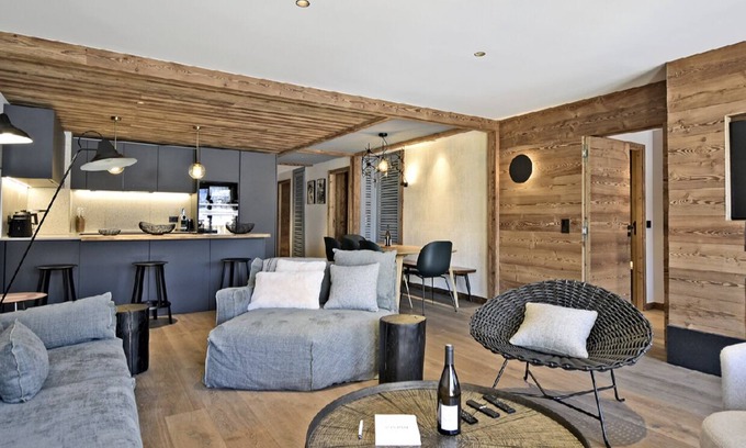 Meribel Centre Apartment | Magnificent 8-person Meribel Centre apartment with Nordic bath on terrace