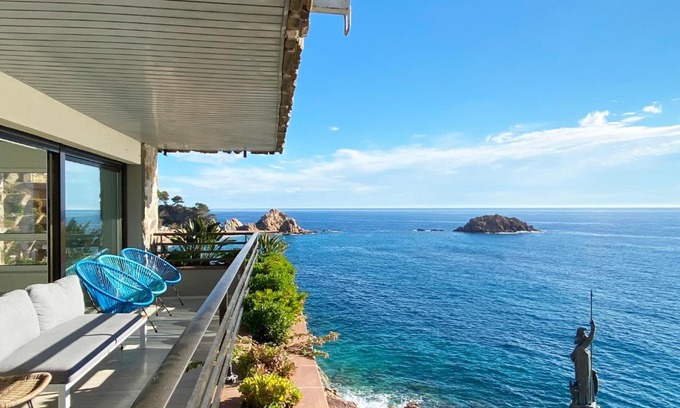 Tossa de Mar Apartment | Magnificent apartment at the sea front of Tossa de Mar