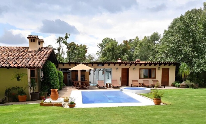 Avandaro House | Magnificent house with pool in Valle de Bravo