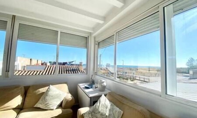 Almarda House | Magnificent house facing the sea