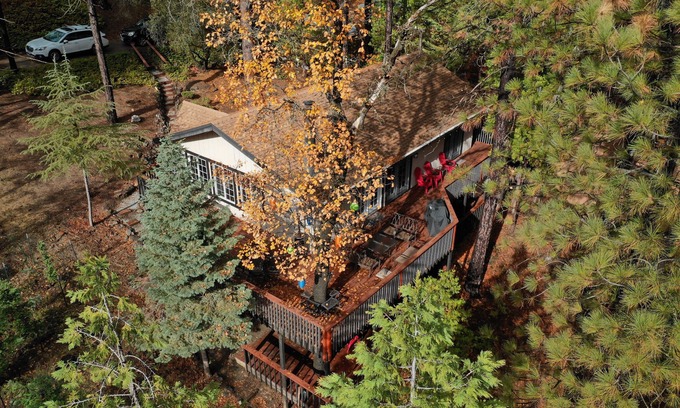 Groveland House | Magnificent Lakefront House Near Yosemite