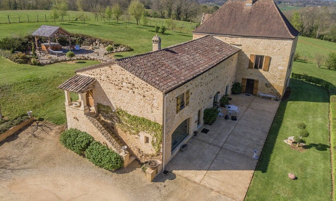 Domme House | Magnificent property from the 16th Century, with private pool, spa and a view