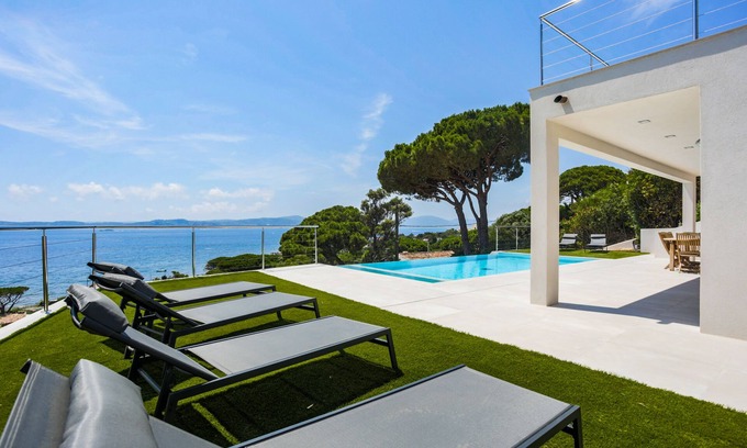 Sainte-Maxime House | Magnificent villa with panoramic sea view swimming pool