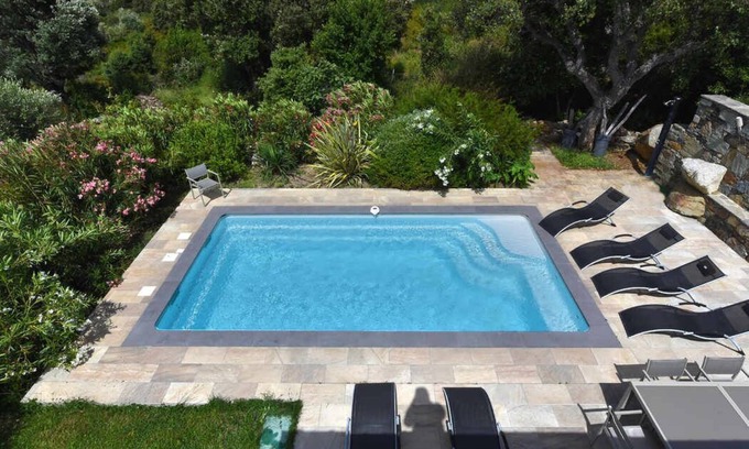 Braccolaccia Villa | Magnificent villa with heated pool, 900 metres from Farinole beach