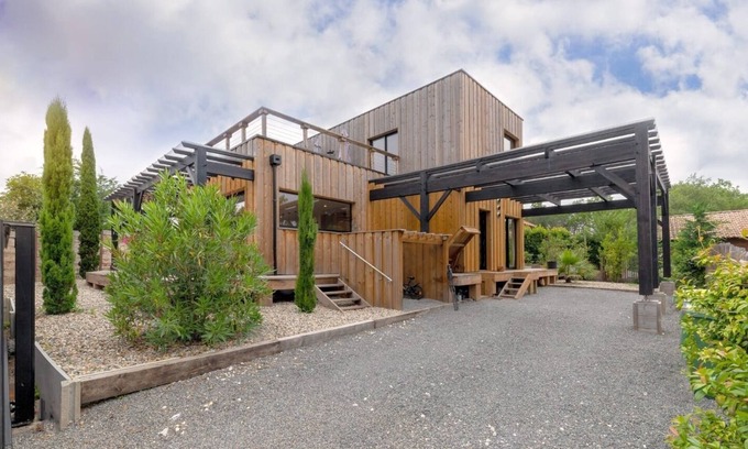 Lacanau Villa | Magnificent wooden villa in Lacanau port